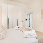 Trastevere Station Gold Apartment